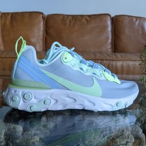 Nike Women’s React Element 55 sz. 5